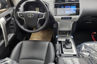 Toyota Prado TXL 2023 authentique automatique 4 cylindres essence Dmarrage bouton toit Ouvrant Camra de recul Full parking sensors 3 banquettes 7 places 3 crans Androi