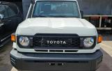 ?Toyota Land Cruiser  Serie 79 ?Annee : 2024 (Brand new) ?Double Cabin ? 00 KM ?Manuel diesel ?6 cylindre ?Full lock ?4 x 4 ?Interior Cuire ?Telephone/bleutooth ?Cruise 