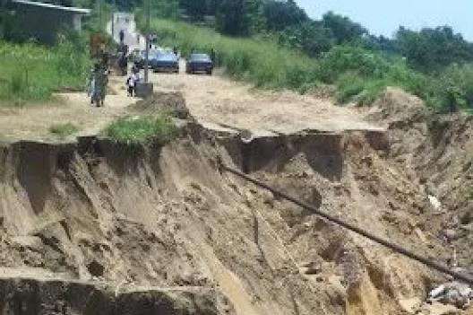 Eboulement de terre à Dibaya-Lubwe : les autorités annoncent un bilan définitif de 12 morts