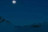 Une éclipse solaire totale plonge l'Antarctique dans l'obscurité