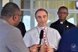Avant de quitter le pays, le nonce apostolique Mgr Balestrero salue une population résiliente