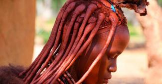 Infos congo - Actualités Congo - -La pâte rouge miracle du peuple Himba (otjize) pour les cheveux