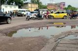 Kinshasa zéro trou : Place échangeur - station Salongo, 12 gros trous ornent le tronçon