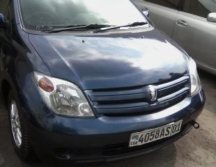 TOYOTA IST 2005