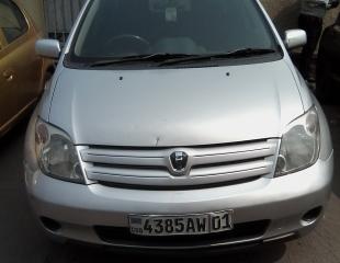 TOYOTA IST 2005