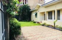 Parcelle avec Maison à vendre  mediacongo