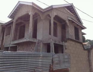 Parcelle à vendre avec chantier d'une maison en étage R+1
