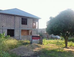 Terrain vide mis en vente