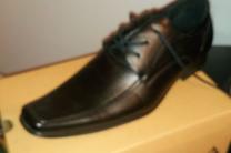 Chaussures, sneakers à vendre mode_habillement_bijoux_montres_chaussures_lunettes