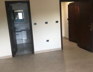 APPARTEMENT A LOUER BLD DU 30 JUIN / GOMBE