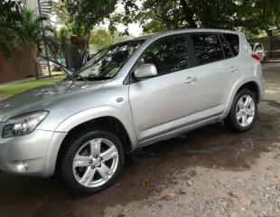 Rav4 (2011-Faut pas rater cette offre!!)