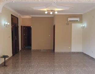 APPARTEMENT MIS EN LOCATION LOCALISATION: Kinshasa Rdc COMMUNE: Ngaliema QUARTIER: Gb Référence: Shoprite