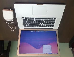 MacBook Pro Laptop