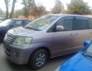 VENTE MINI BUS TOYOTA NOAH