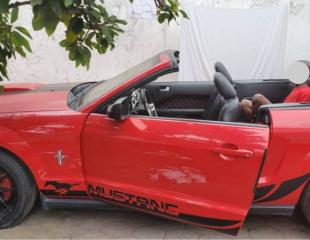 Ford mustang full option