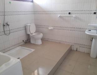 LOCATION. MAISON SUR KINSHASA MÉTÉO (Jumelée)