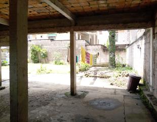 Acheter un superbe terrain de 400 M2 avec une petite maison