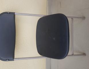 Belles et solides chaises à vendre