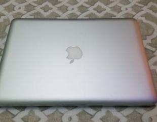 Apple MacBook Pro. Processeur i5, 500 GB