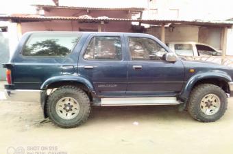 Jeep TOYOTA SURF 4X4  vendre 4.500 US  discuter
