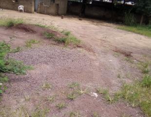 Terrain de 30msur30 à vendre à Mont ngafula 60000 à discuter avec possibilité de morcelle 10msur30 à 20000 dollars à discuter