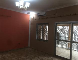 VENTE URGENTE : MAISON BASSE DE 3 CHAMBRES NEUVE SUR KINSHASA-MAMAN MOBUTU