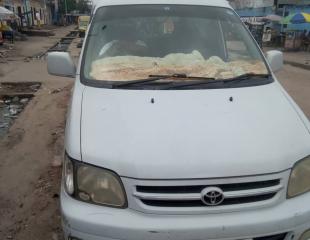 Toyota Minibus Noah