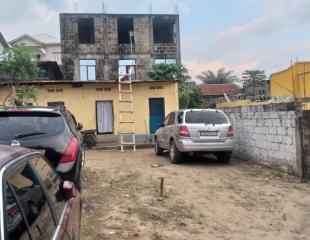 Parcelle avec maison à Mac campagne lufungula 10msur25 à 90000 dollars