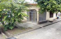 Parcelle de 21msur31 vendue à UPN avec une maison 200000 dollars à discuter mediacongo