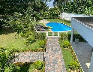 URGENT VILLA LUXUEUSE HAUT STANDING À VENDRE 3.600.000$ À DÉBATTRE