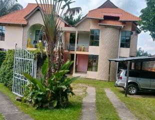 Villa à UPN 1300m2