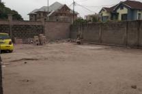 Inachevée de 23msur30 à météo 350000 dollars à discuter  immobilier_vente_location