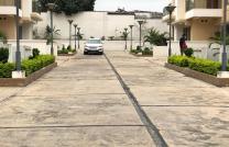 Concession de 8 appartements à vendre à pigeon 3ch 2sdb à 350000 dollars  chacunes le tout est vendue à 3.000.000 dollars mediacongo