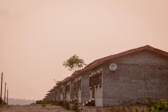 Cit Moderne. Vente terrains vide dans la concession 5000 us Mont ngafula non loin de la gd route