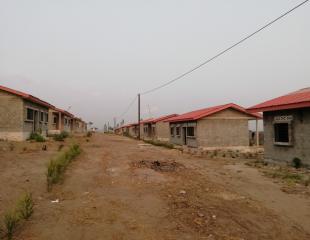 Cité 2020. Vente terrains vide dans la concession 5000 us Mont ngafula non loin de la gd route