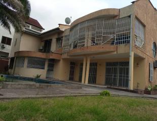 LOCATION : VILLA DE 6 CHAMBRES SUR KINSHASA-NGALIEMA/GB (dans le périmètre de shoprite)
