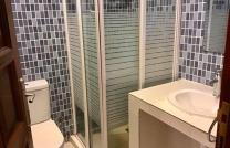 Villa de 650 mètre carré (26msur25) à vendre à Gombe 1.450.000 dollars à discuter légèrement 4ch 4 salle de bain mediacongo