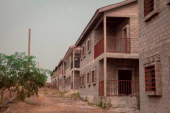 Terrains vides et maisons dans la Cit cologique de Kinshasa