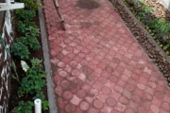  PAVES EN BETON AUTOBLOQUANT