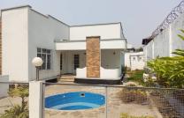 Belle opportunité d'achat d'une villa, dotée d'une maison basse des 5Ch, Piscine, jardin. Idéalement située à Ngaliema, Binza-Pigeon mediacongo
