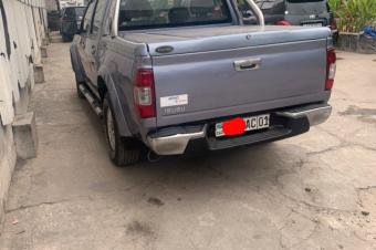 PICKUP ISUZU  PETIT PRIX