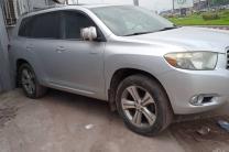 TOYOTA HIGHLANDER / AO95 automobile_motos_velos_engins_et_pieces