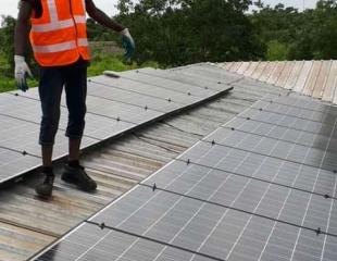 Fourniture , Installation et Entretien des Equipements Photovoltaïques - Panneaux Solaires - Poteaux photovoltaïque d’éclairage public