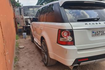 RANGE ROVER VOLANT GAUCHE  VENDRE COULEUR DORIGINE  CLIMATISATION IMPECCABLE  PRUX 25000