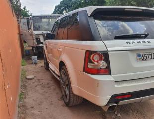*RANGE ROVER VOLANT GAUCHE À VENDRE* COULEUR D’ORIGINE CLIMATISATION IMPECCABLE