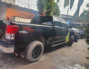 TOYOTA TUNDRA A VENDRE SANS PLAQUE ( la plaque mise est une fausse plaque) VÉHICULE SANS PLAQUE KILOMÉTRAGE 40.000km COULEUR D’ORIGINE VÉHICULE IMPECCABLE