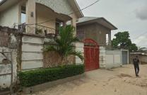 9msur20 à Gramalic un immeuble de 2 appartement de 2ch 190000 dollars à discuter mediacongo