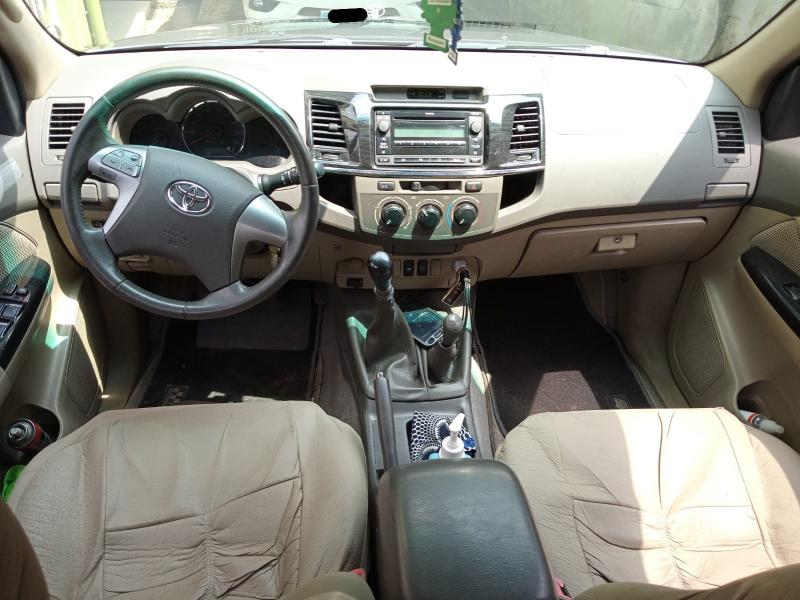 TOYOTA FORTUNER ANNE 2013 PRIX 20.000  DISCUTER