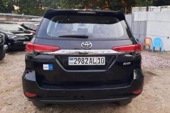 TOYOTA FORTUNER 2018