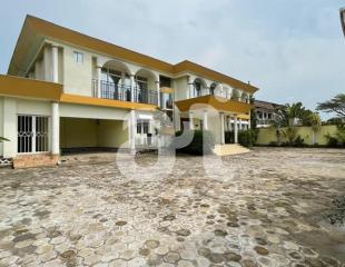 LOCATION: GRANDE VILLA R+1 DE PLUSIEURS PIÈCES SUR KINSHASA-NGALIEMA